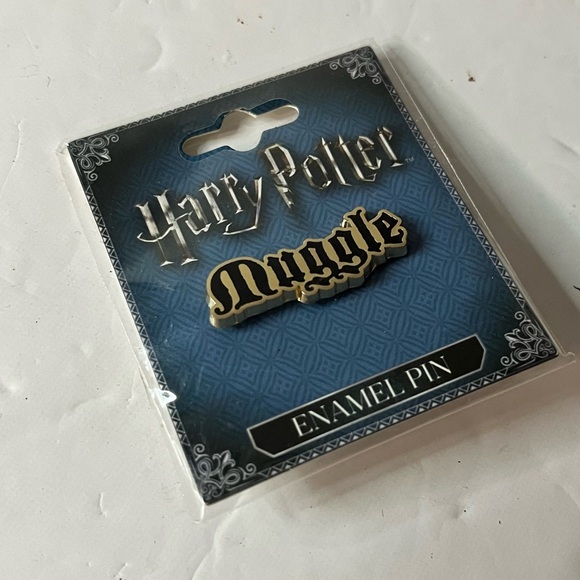 Harry Potter “Muggle” Enamel Pin by Ata-Boy - New in Package - Picture 5 of 5